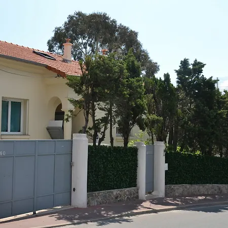 Etoile Apartment *