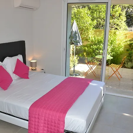 Etoile Apartment